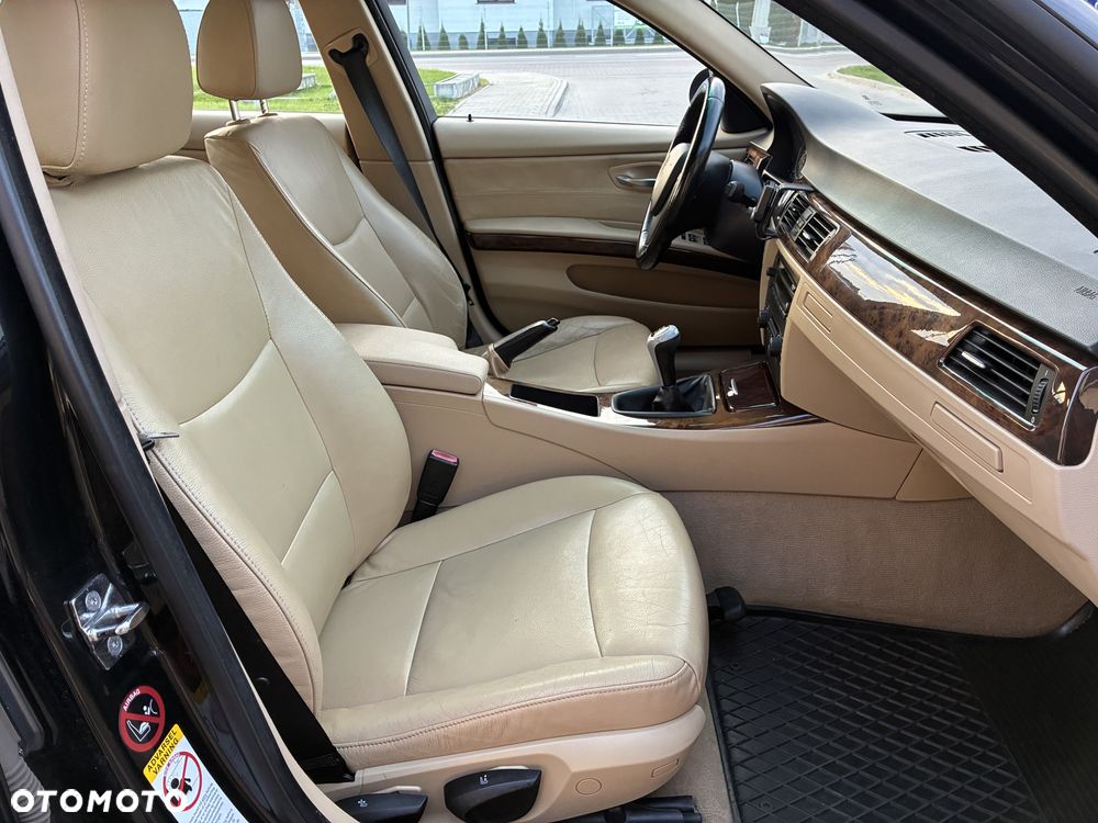 BMW Seria 3 320d - 15
