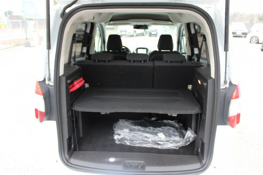Ford Tourneo Courier - 12
