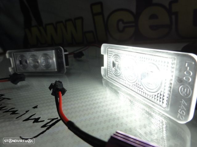 Suporte De Lâmpada De Matricula Com Led Branco Para  Audi TT 8N 2-doors 1999-2006, VW EOS, Golf 4, 5, 6, 7, Lupo, Passat 3C, CC, Polo 6N2, 9N,9N3, Beetle, Passat B6, B7, Phaeton, Scirocco, Seat Altea, Exeo, Exeo ST, Ibiza 6J, Leon 1P, Skoda Superb 3T 4-drs Sedan 2008, Porsche Carrera GT, 911 Carrera 996, 997, GT2, GT3, Boxster 987, Cayene 9PA, Cayman 987C. - 18