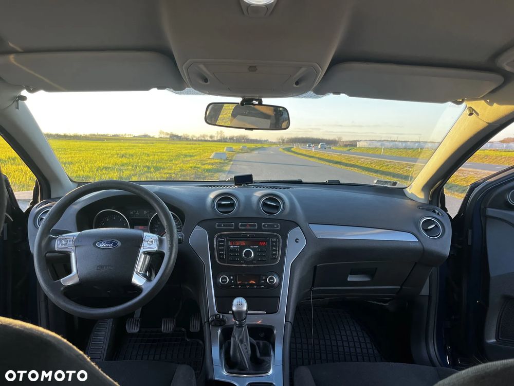 Ford Mondeo 2.0 Ambiente - 13