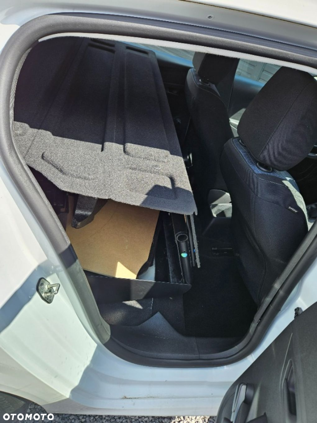 Peugeot 208 - 24