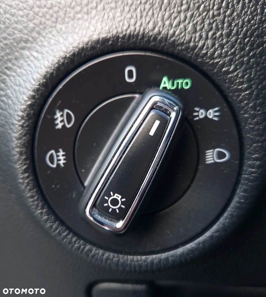 Skoda Superb 2.0 TDI Active DSG7 - 32