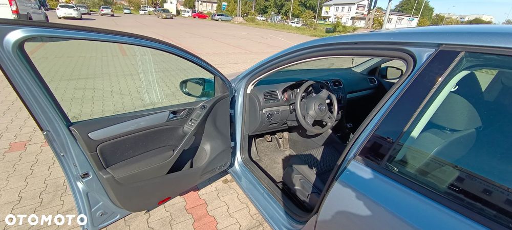 Volkswagen Golf - 8