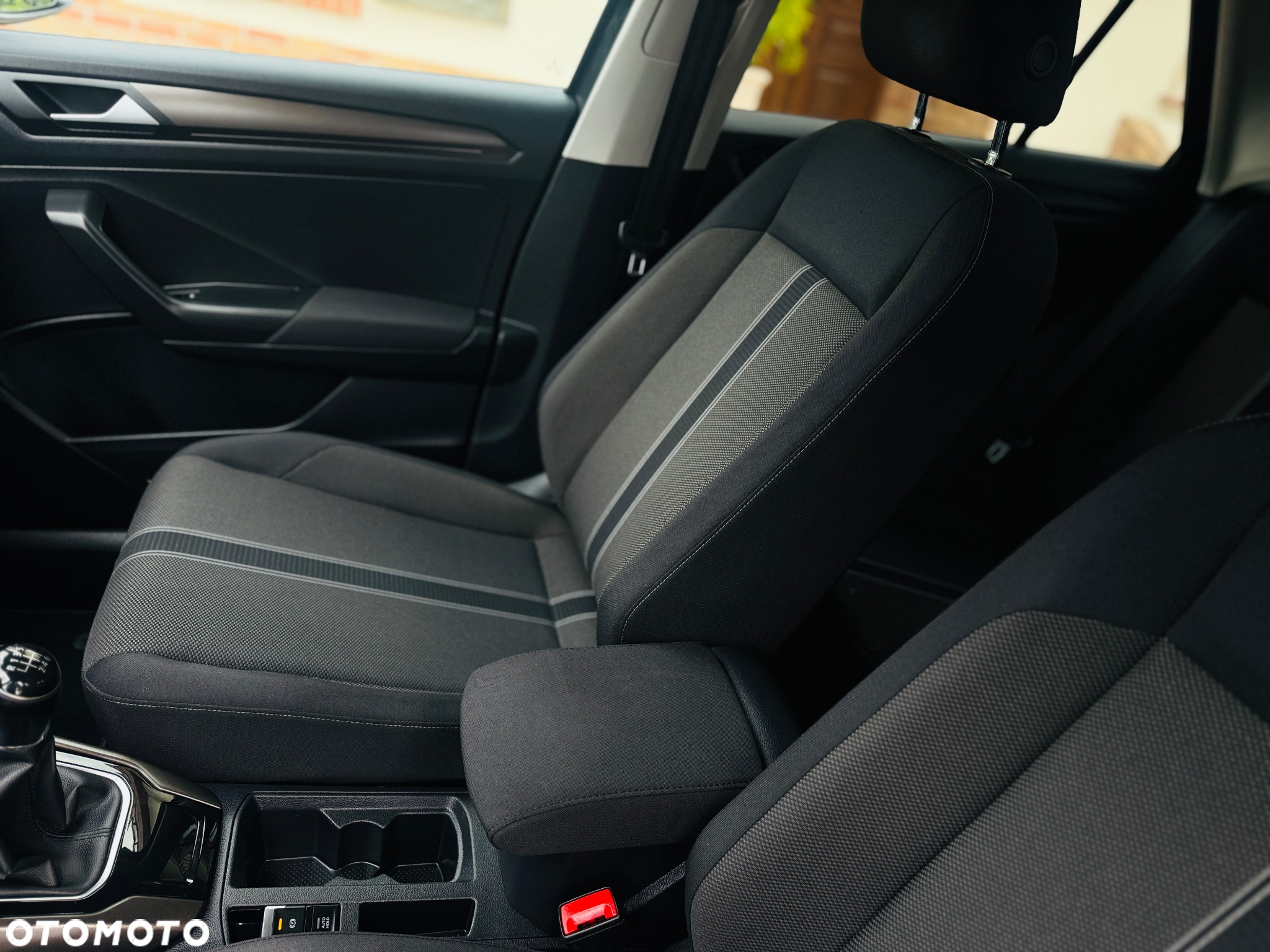 Volkswagen T-Roc 1.0 TSI Life Plus - 22