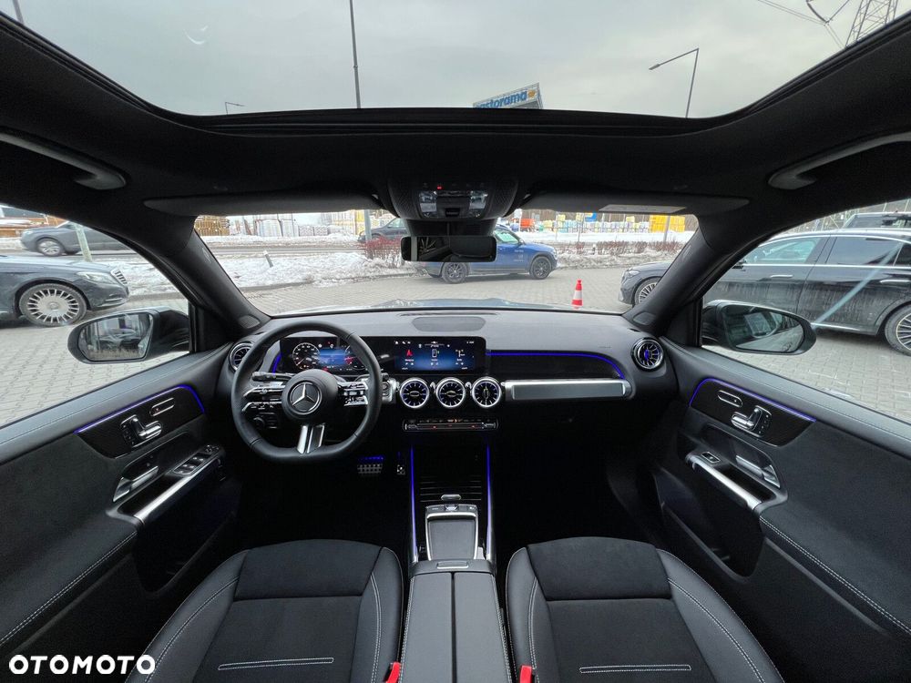 Mercedes-Benz GLB - 12