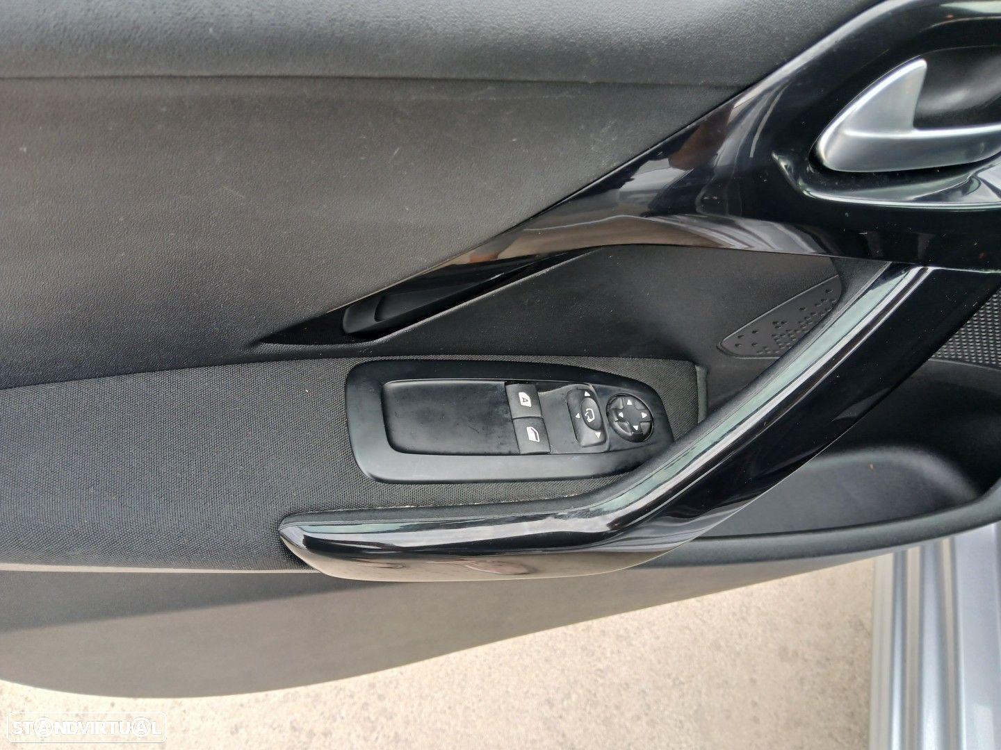 Peugeot 208 1.5 BlueHDi Signature - 16