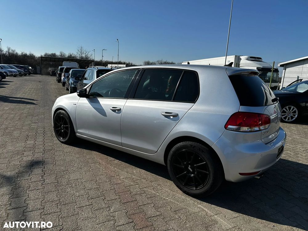 Volkswagen Golf 2.0 TDI DPF DSG MATCH - 4