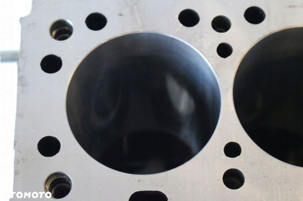 BLOK SILNIKA 2.5 DCI NOMINAŁ MASTER MOVANO TRAFIC - 7