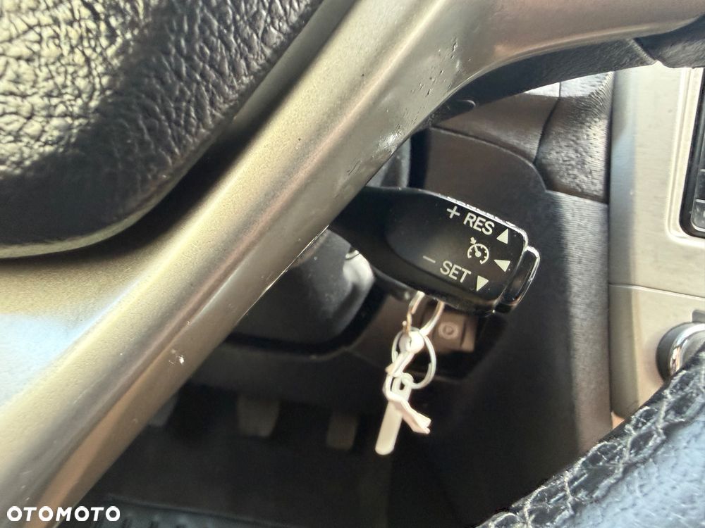 Toyota Avensis 1.8 Comfort - 30