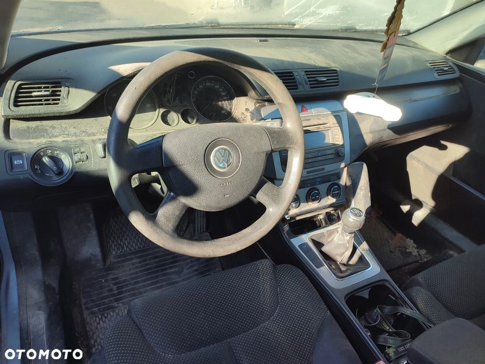 VOLKSWAGEN PASSAT B6 - 5