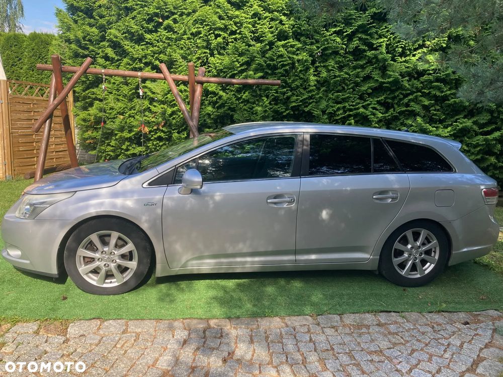 Toyota Avensis 2.2 D-CAT Executive - 1