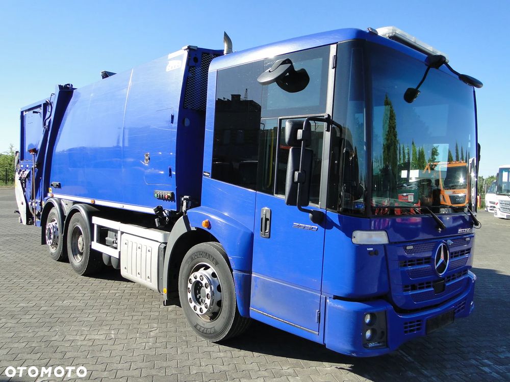 Mercedes-Benz Econic 2630
