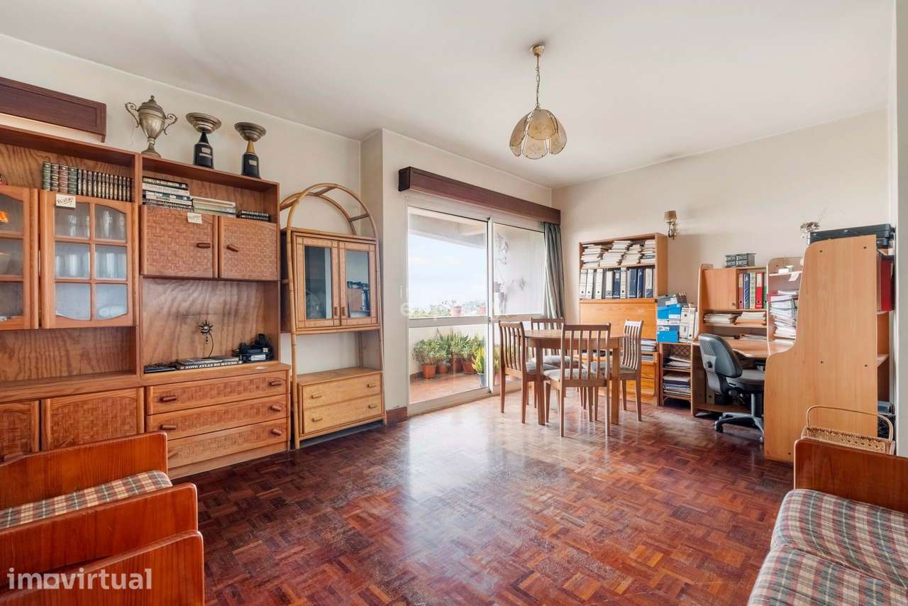 T2 com Vista Porto do Funchal no Último Piso | Conde de Carvalhal, Mad - Grande imagem: 4/30