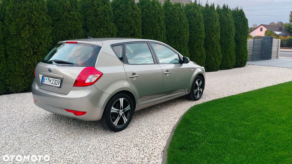 Kia Ceed 1.4 CVVT Spirit - 3