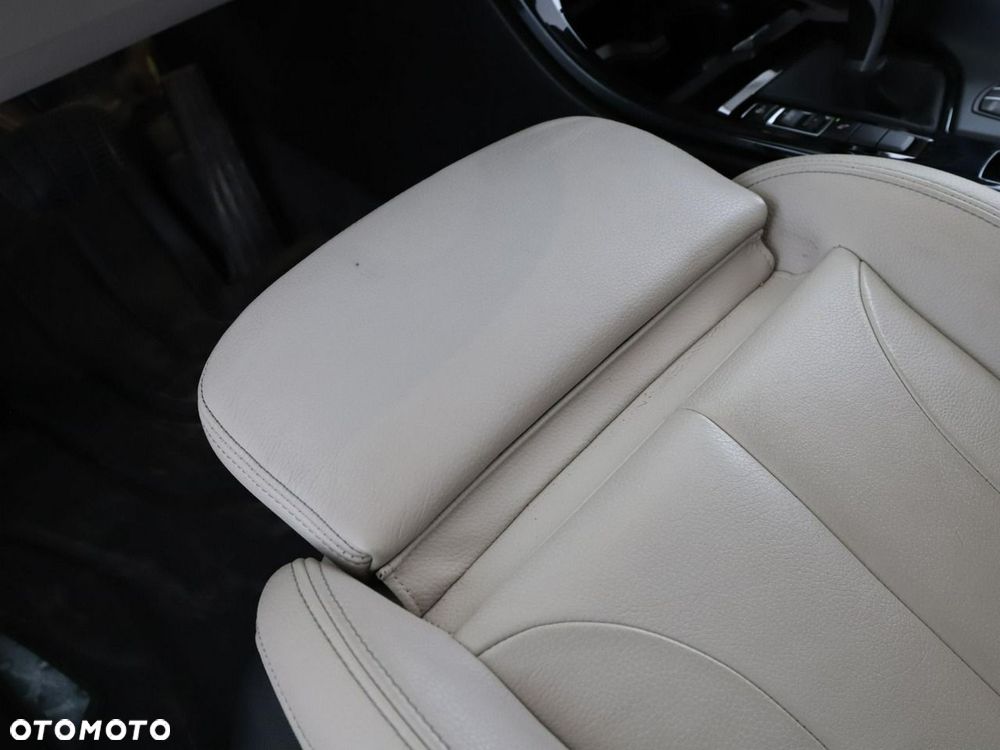 BMW X1 sDrive20d xLine - 38