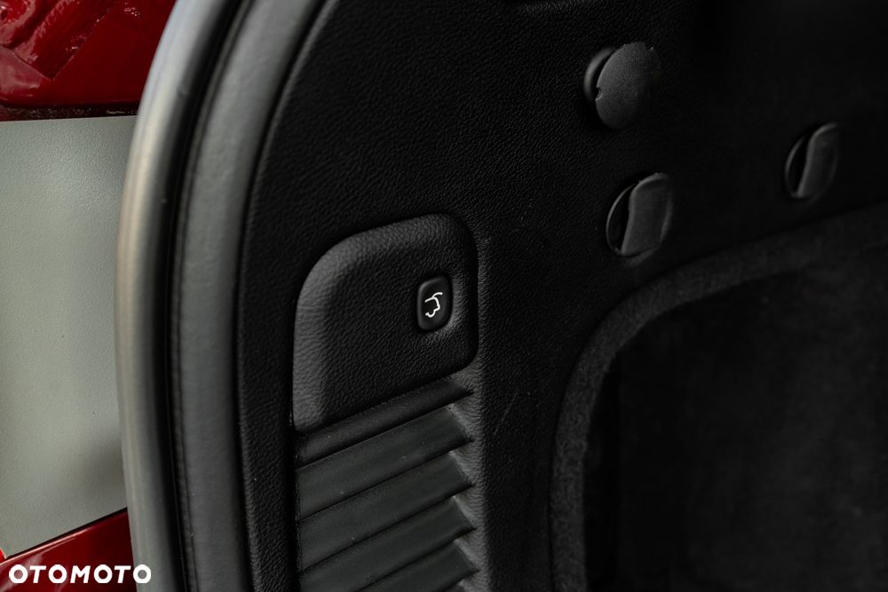 Jeep Grand Cherokee SRT8 - 16