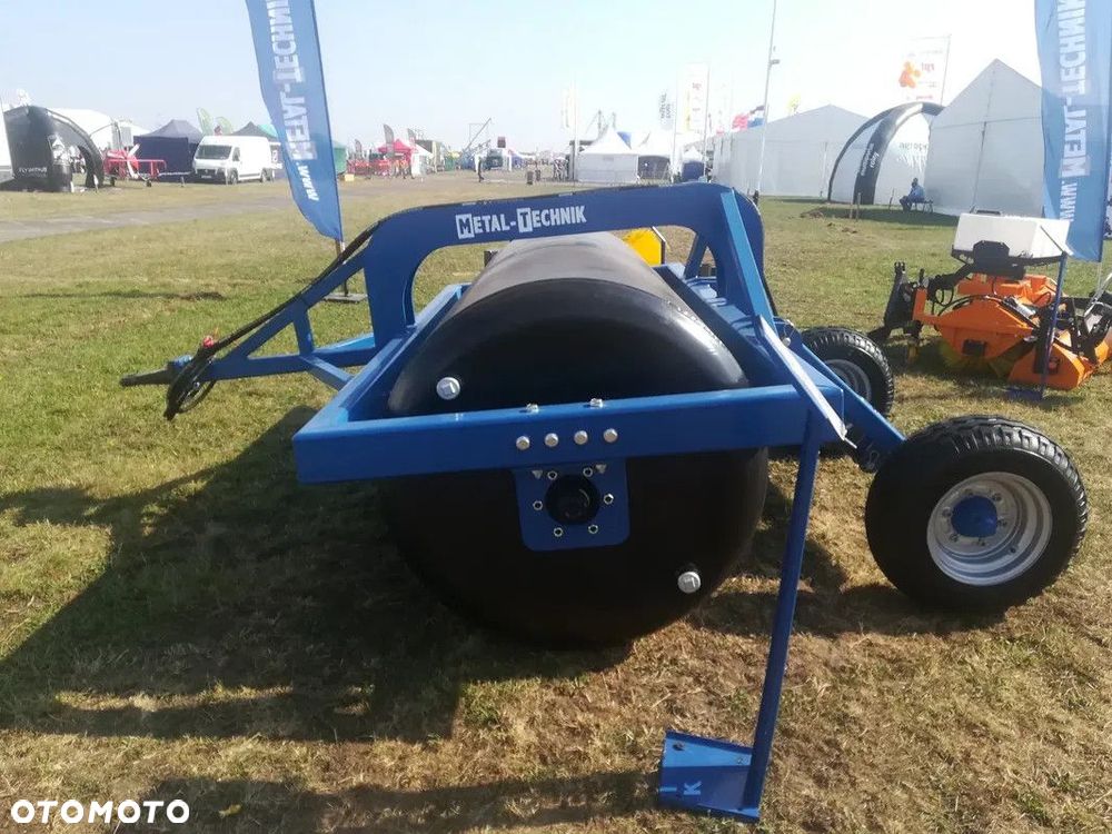 Wał łąkowo-polowy wodny 2,7m z podwoziem - 3