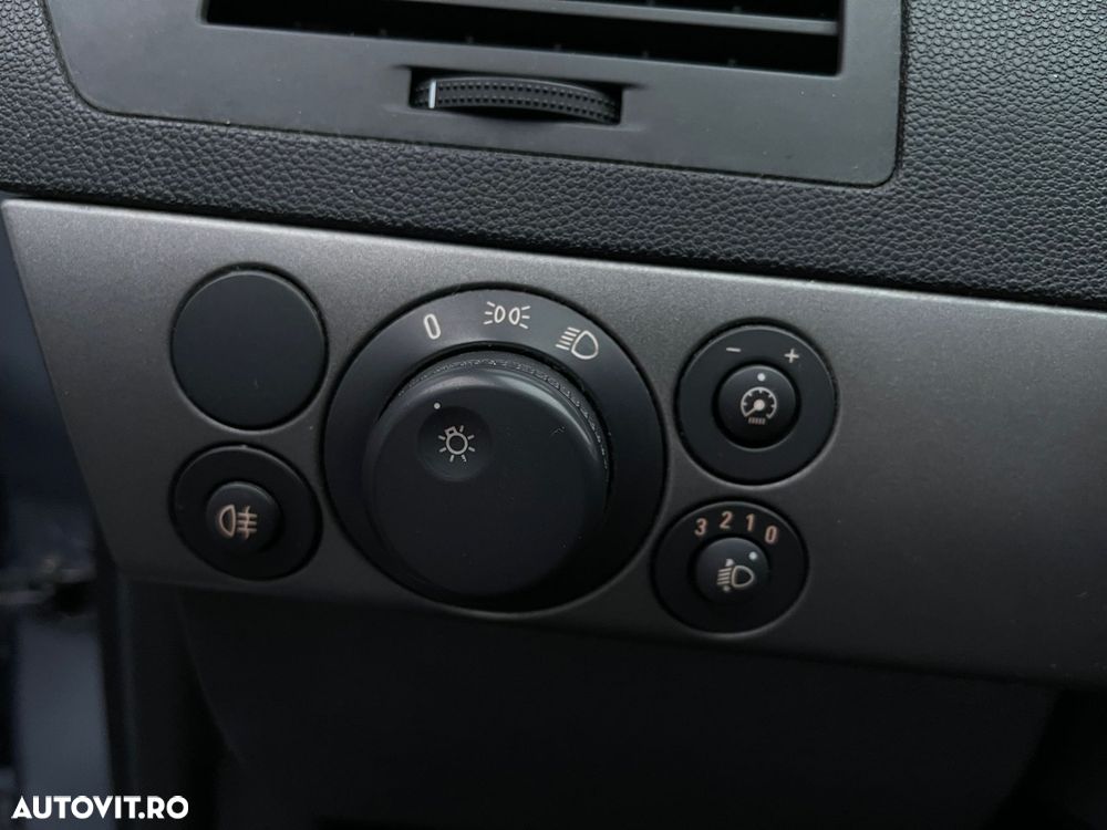 Opel Astra 1.4 Elegance - 24