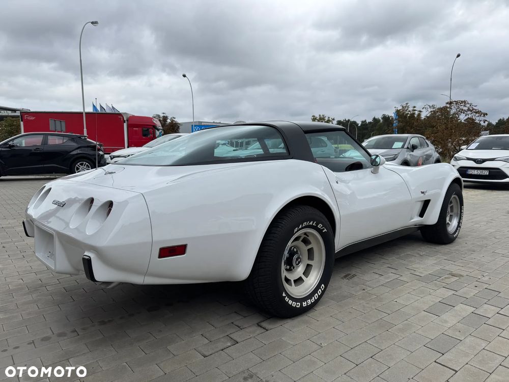 Chevrolet Corvette - 5