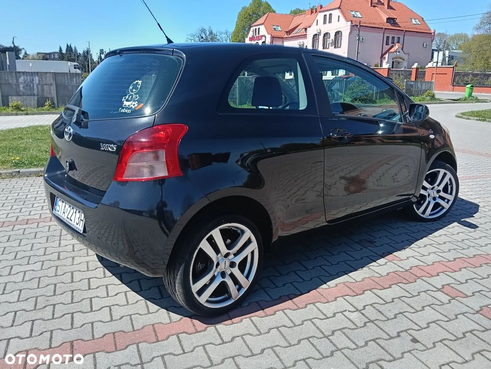 Toyota Yaris 1.3 Luna Premium - 9