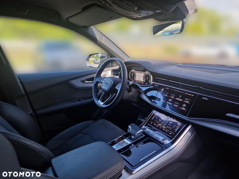 Audi Q8 - 10