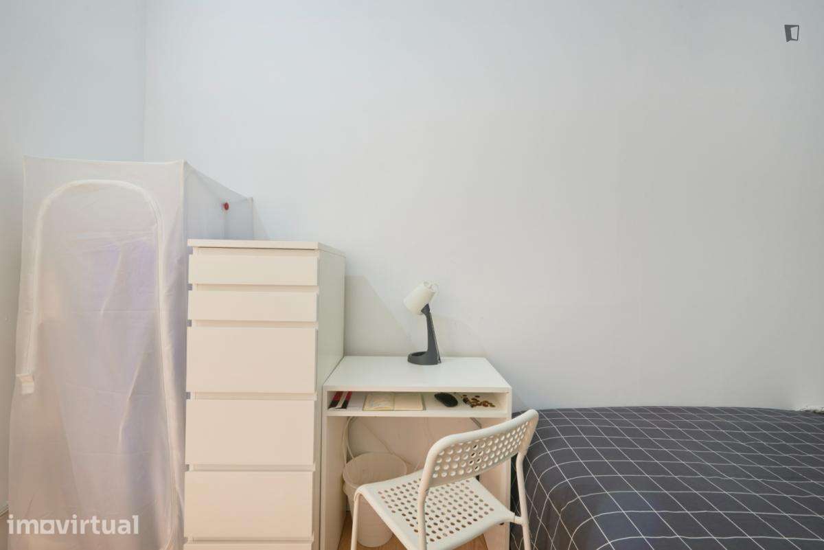Quarto - localizado em Entrecampos Lisbon - Grande imagem: 4/12