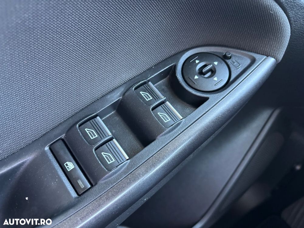 Ford Focus - 28