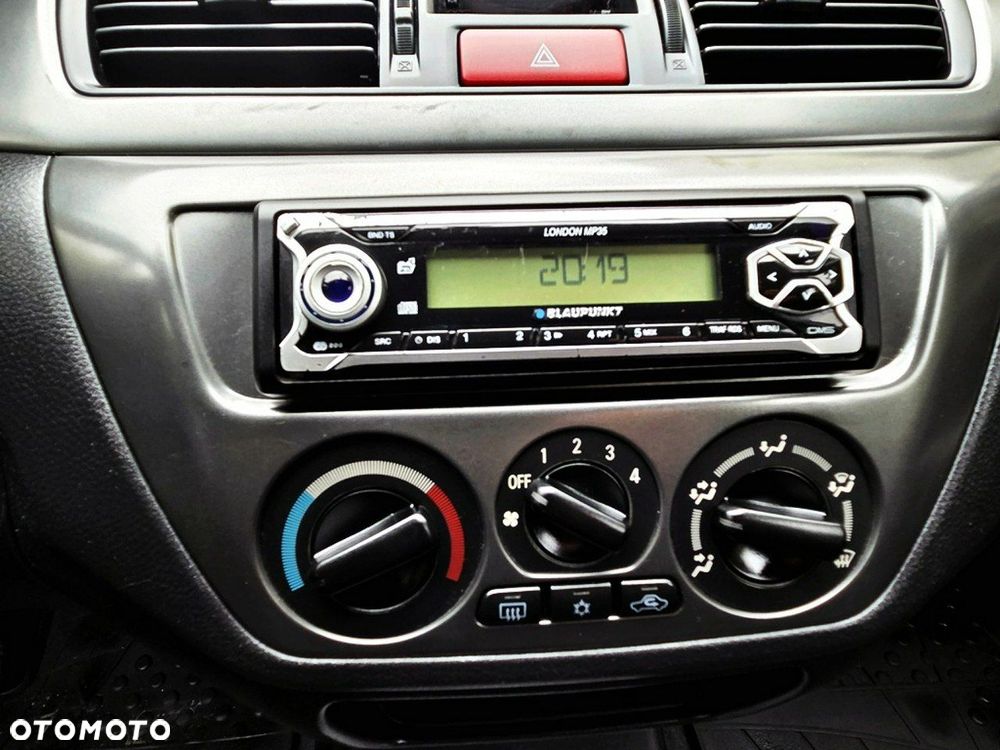 Mitsubishi Lancer - 15