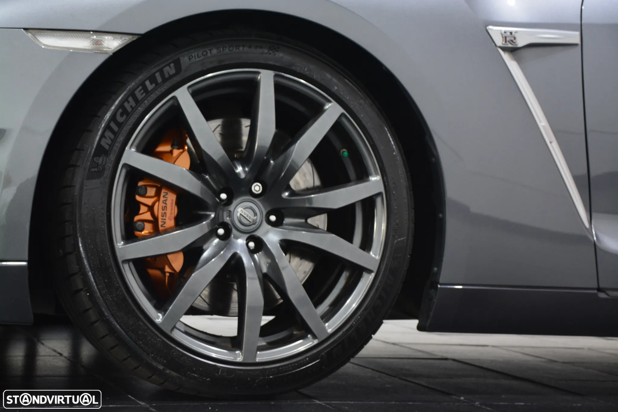 Nissan GT-R 3.8 V6 Black Edition - 17