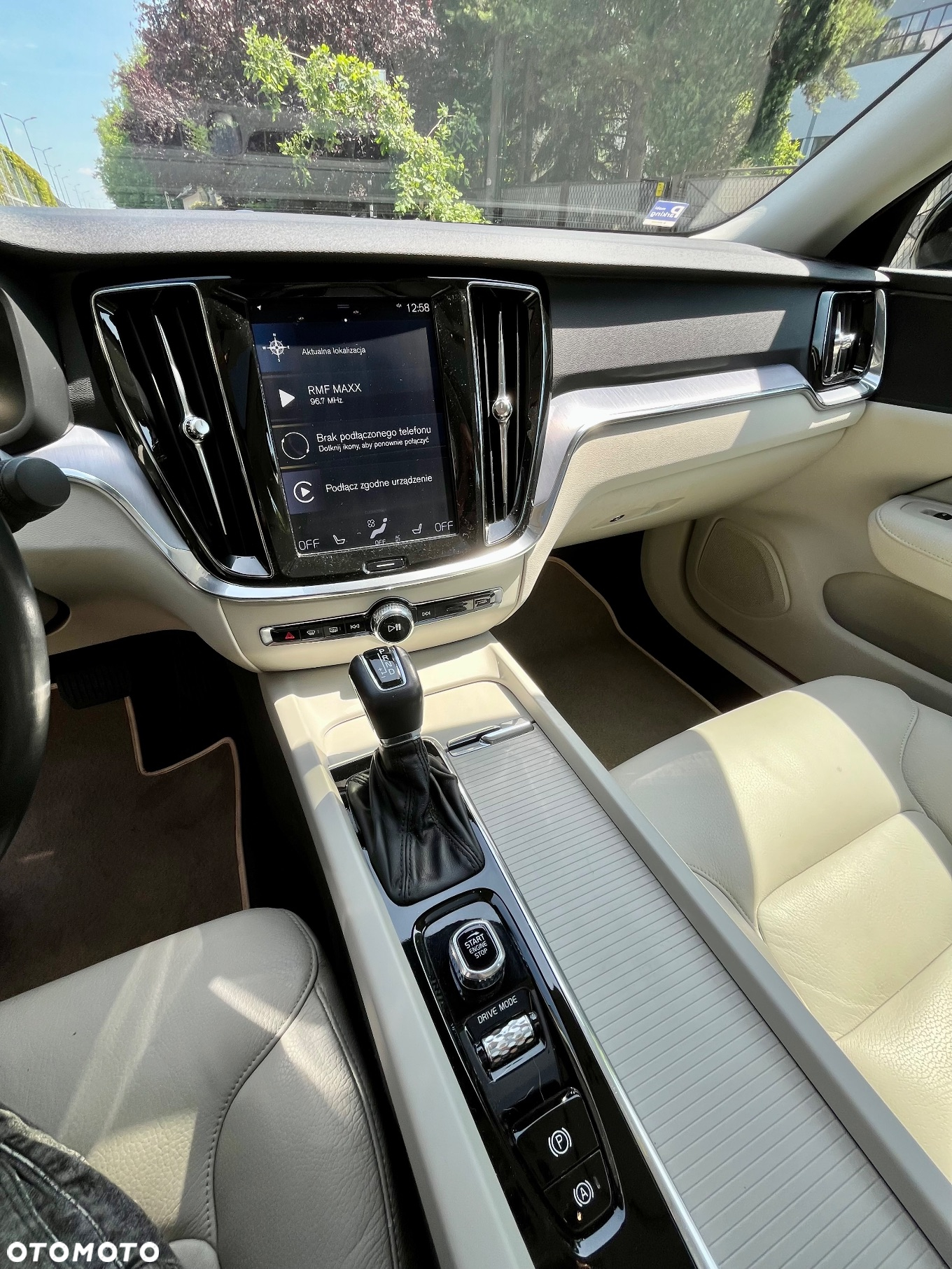 Volvo S60 T5 Momentum Pro - 13