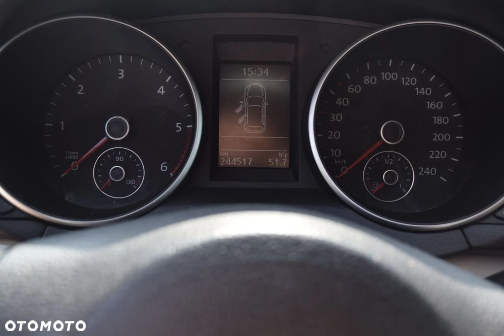 Volkswagen Golf 2.0 TDI Highline - 18