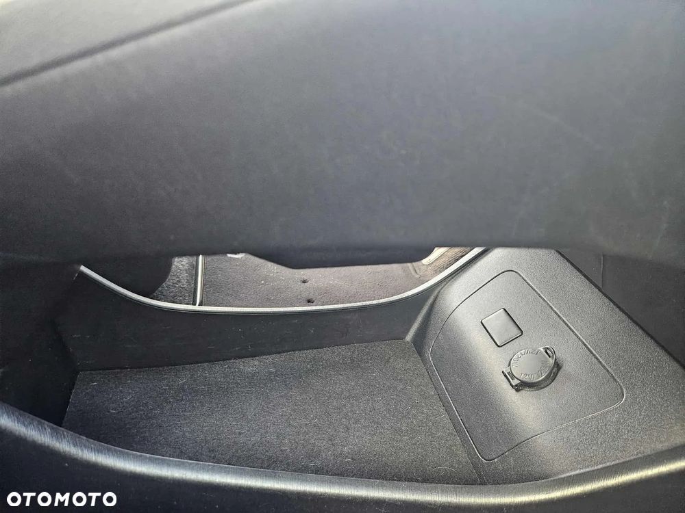 Toyota Prius 1.8 Hybrid Prestige - 6