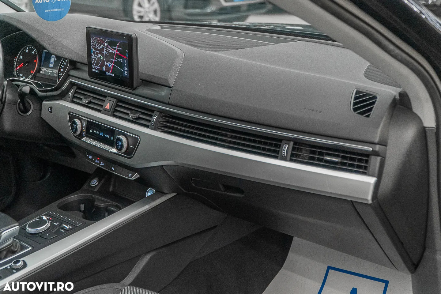 Audi A4 2.0 TDI S tronic Design - 40