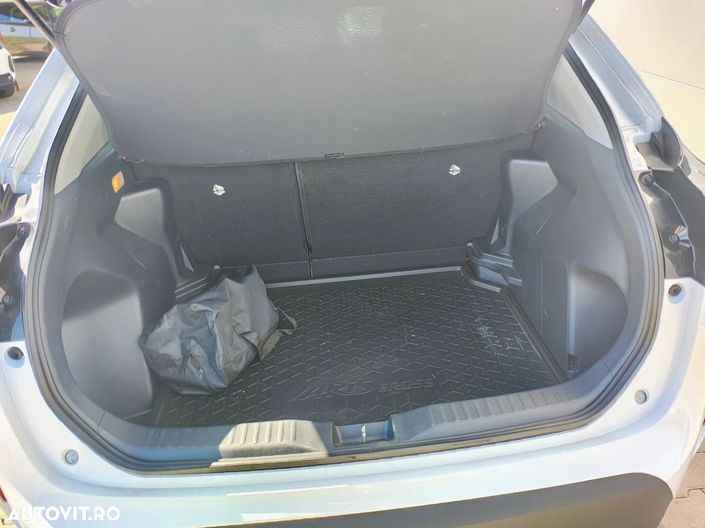 Toyota Yaris Cross - 13