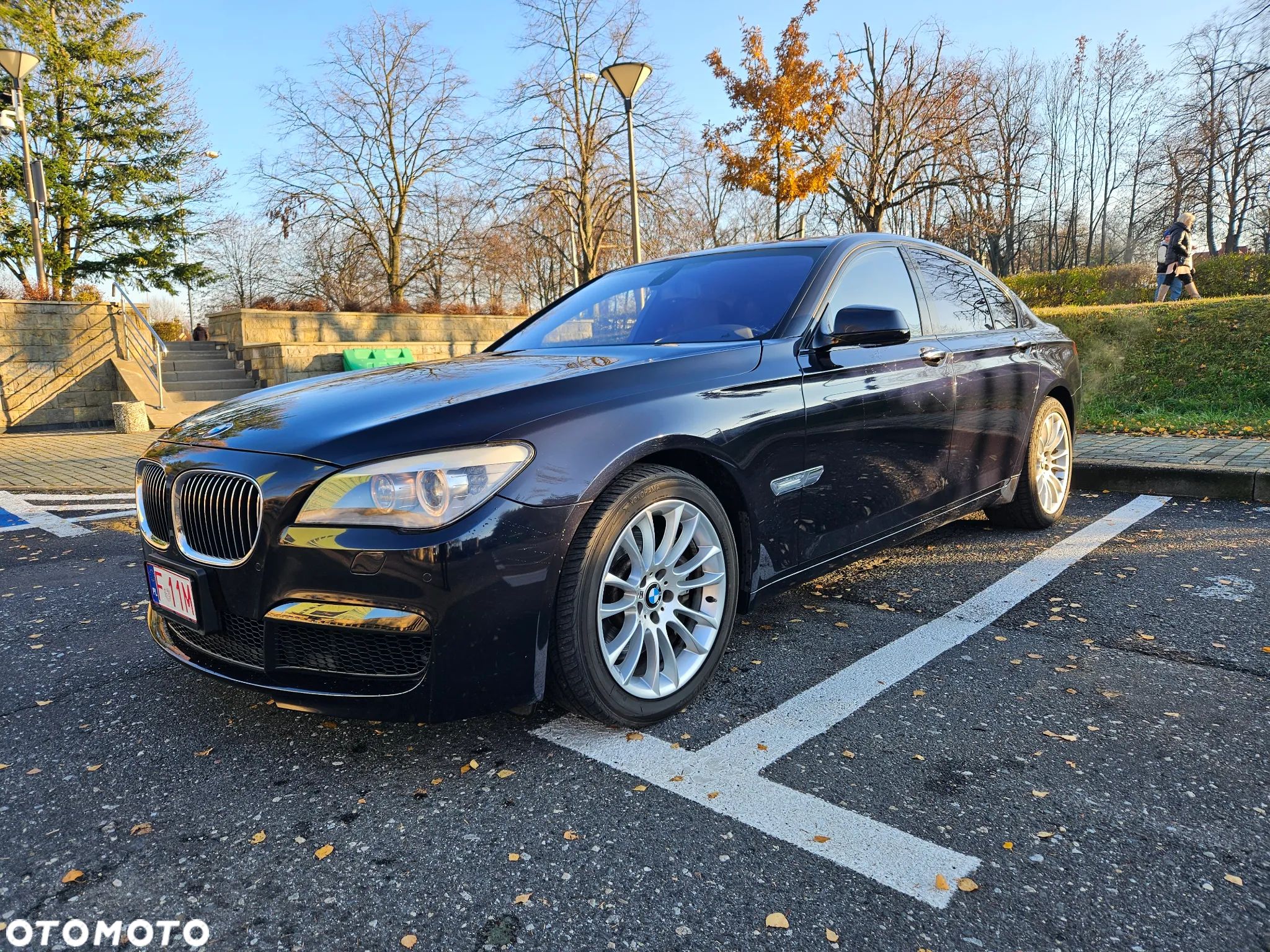 BMW Seria 7 750i - 1