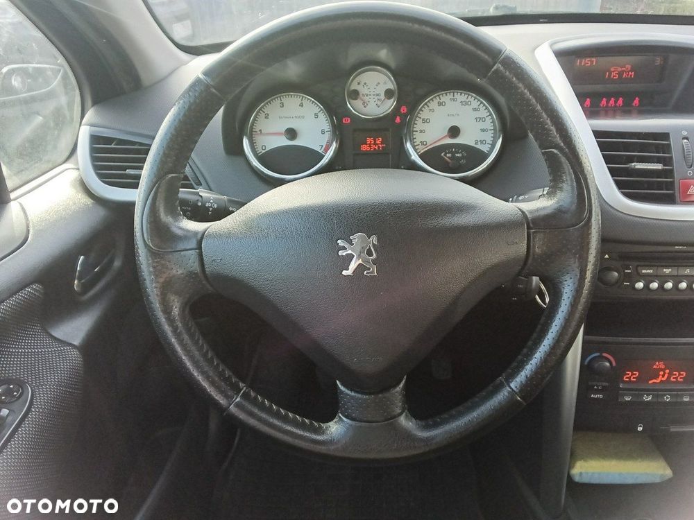 Peugeot 207 - 21