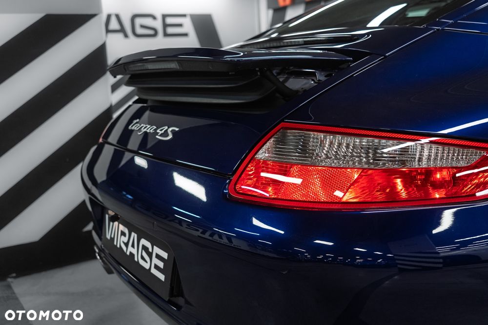 Porsche 911 - 22