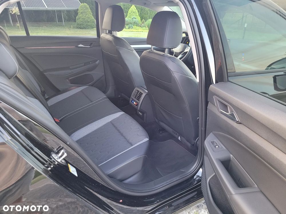 Volkswagen Golf 1.5 eTSI OPF DSG Energy - 13