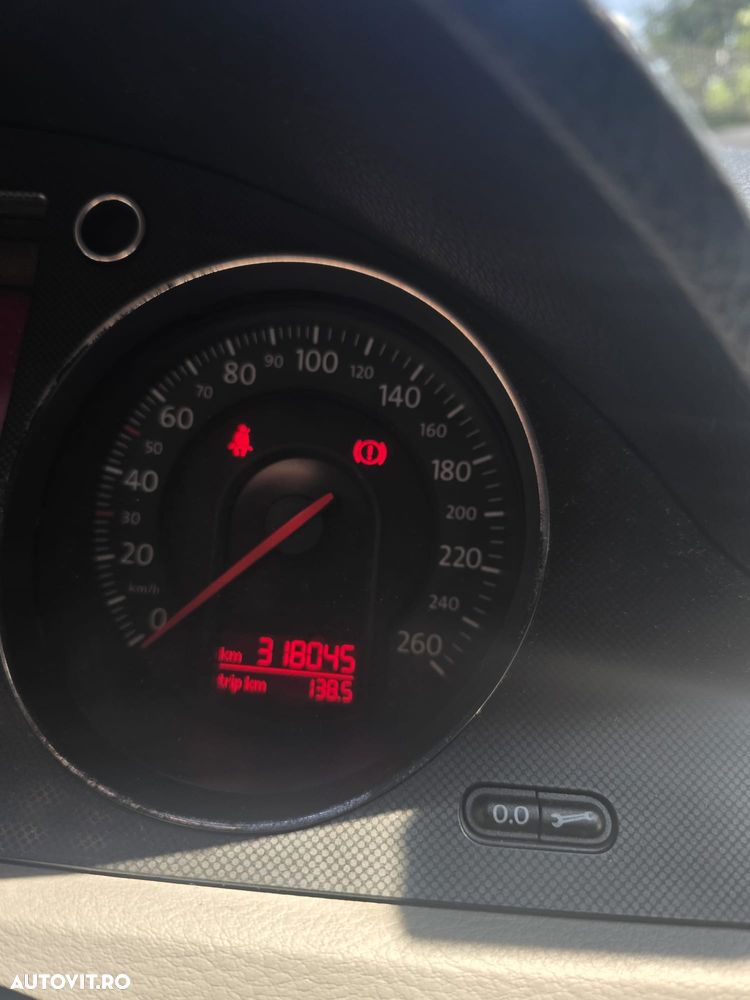 Volkswagen Passat 2.0 TDI DPF Comfortline - 9
