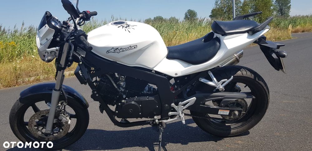 Hyosung GT Comet - 12