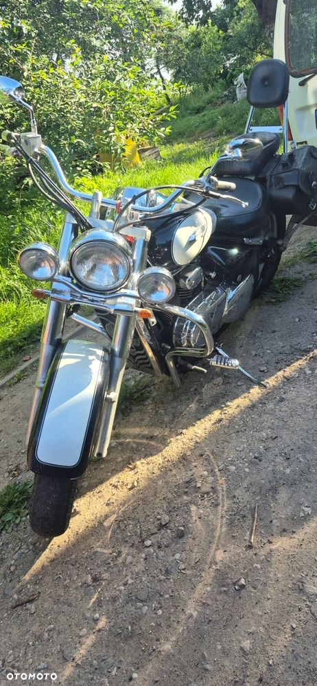 Suzuki Intruder - 1