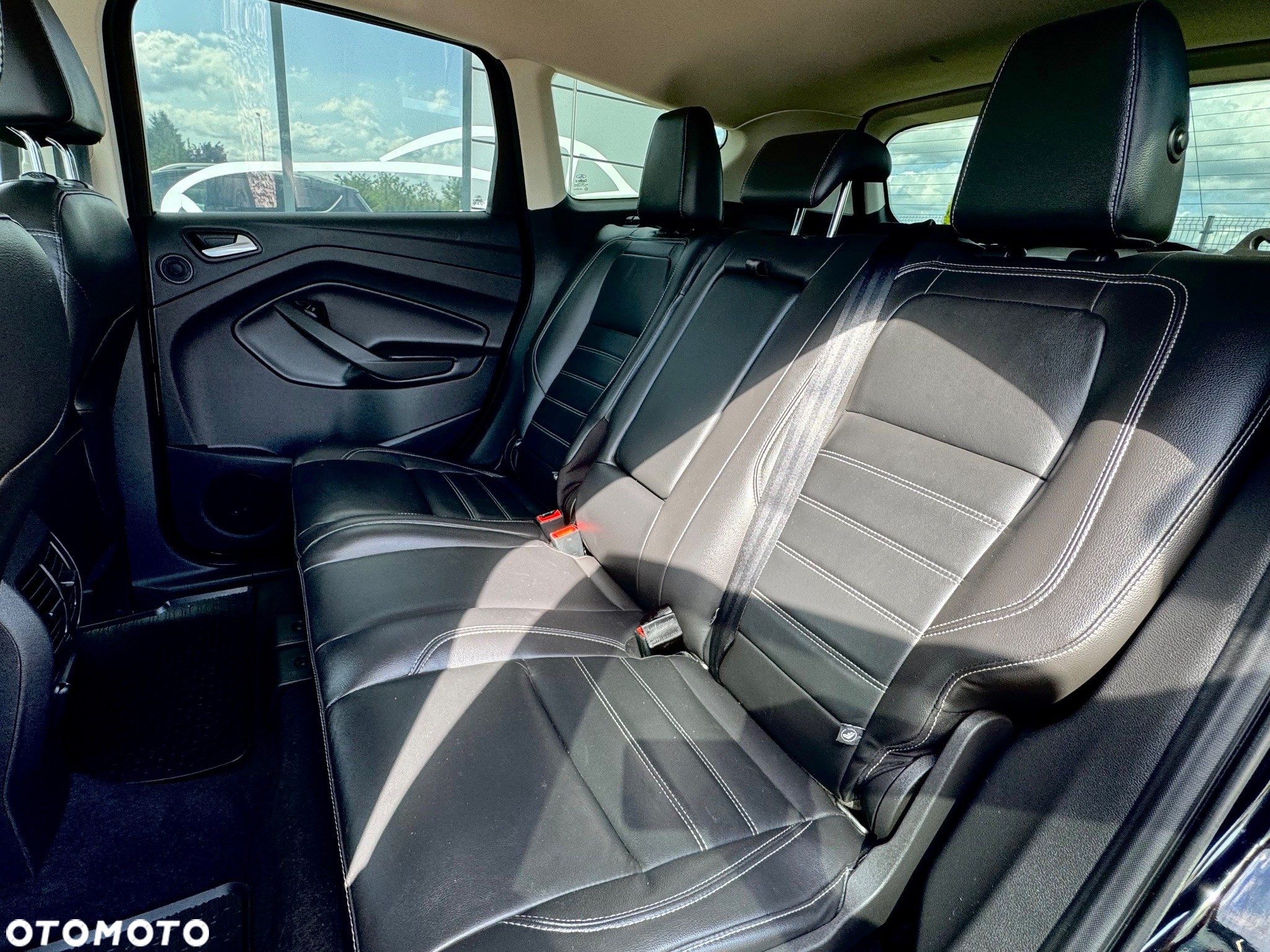 Ford Escape 2.0 EcoBoost AWD Titanium - 37