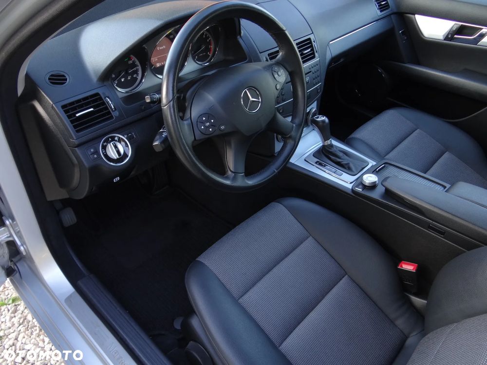Mercedes-Benz Klasa C 180 BlueEFFICIENCY 7G-TRONIC Avantgarde - 17