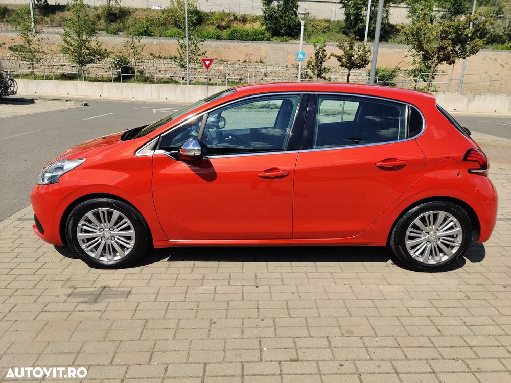 Peugeot 208 1.2 L PureTech Turbo STT Allure - 7