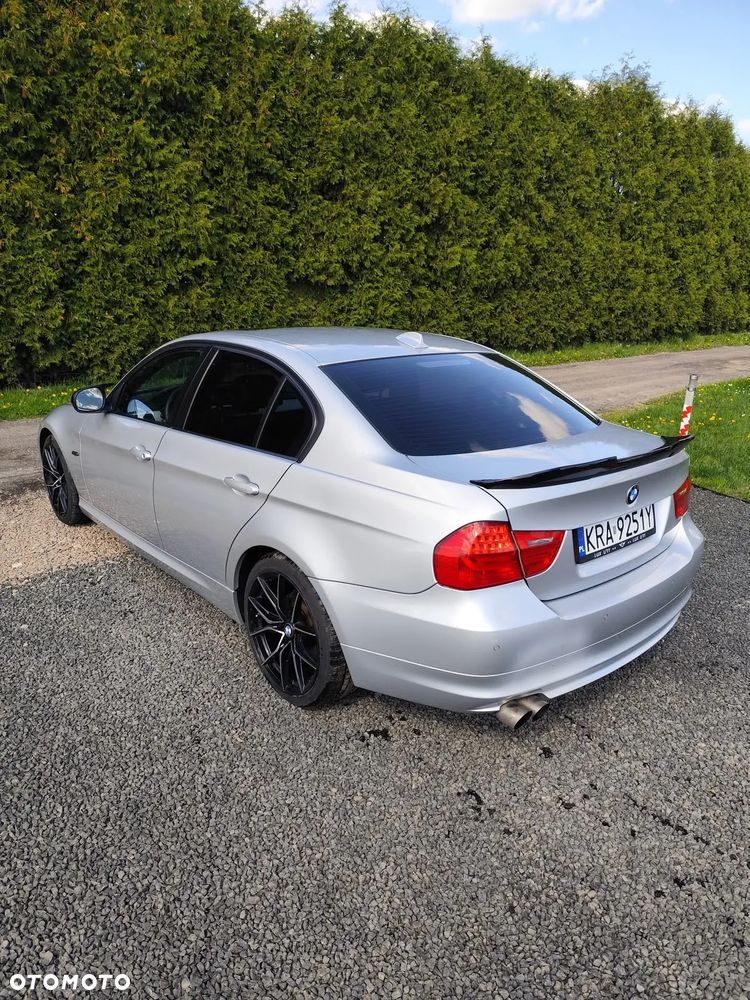 BMW Seria 3 318i - 4