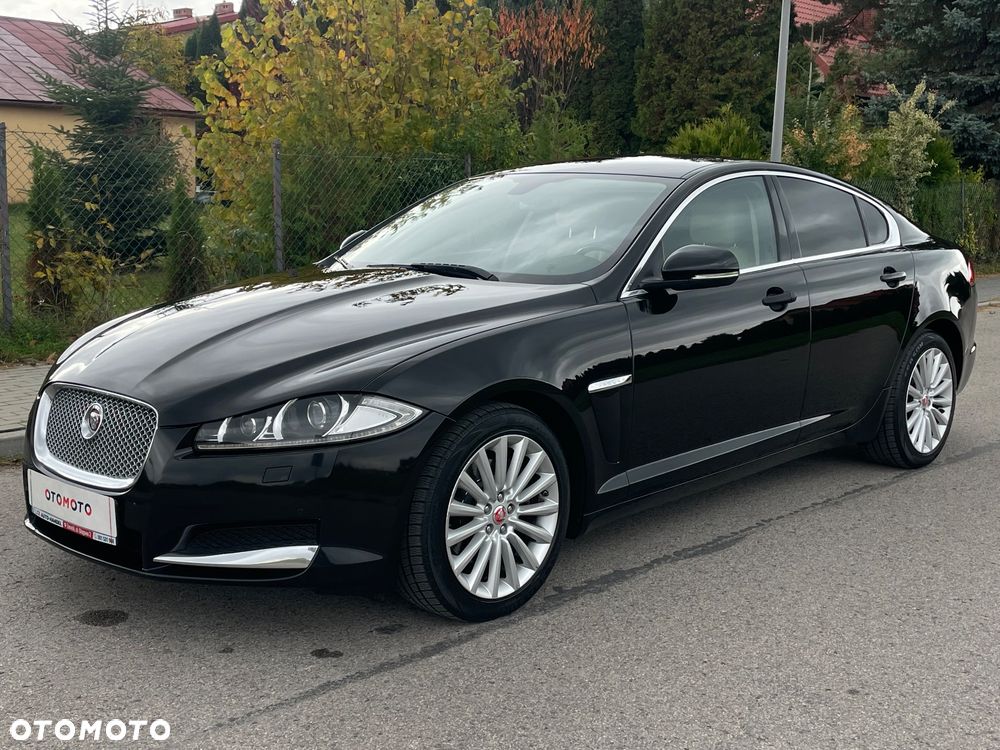 Jaguar XF 2.2 D Premium Luxury - 24