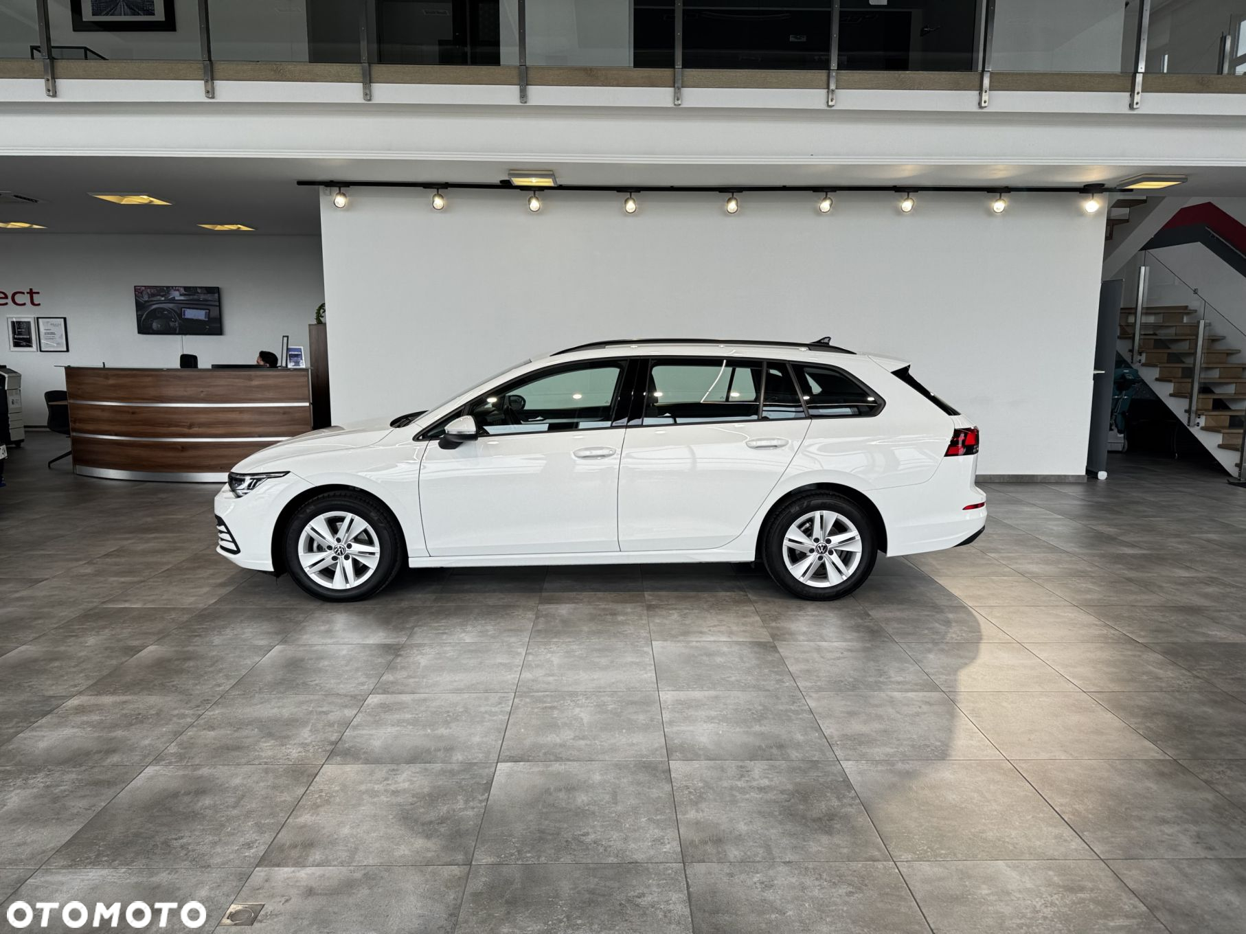 Volkswagen Golf - 6