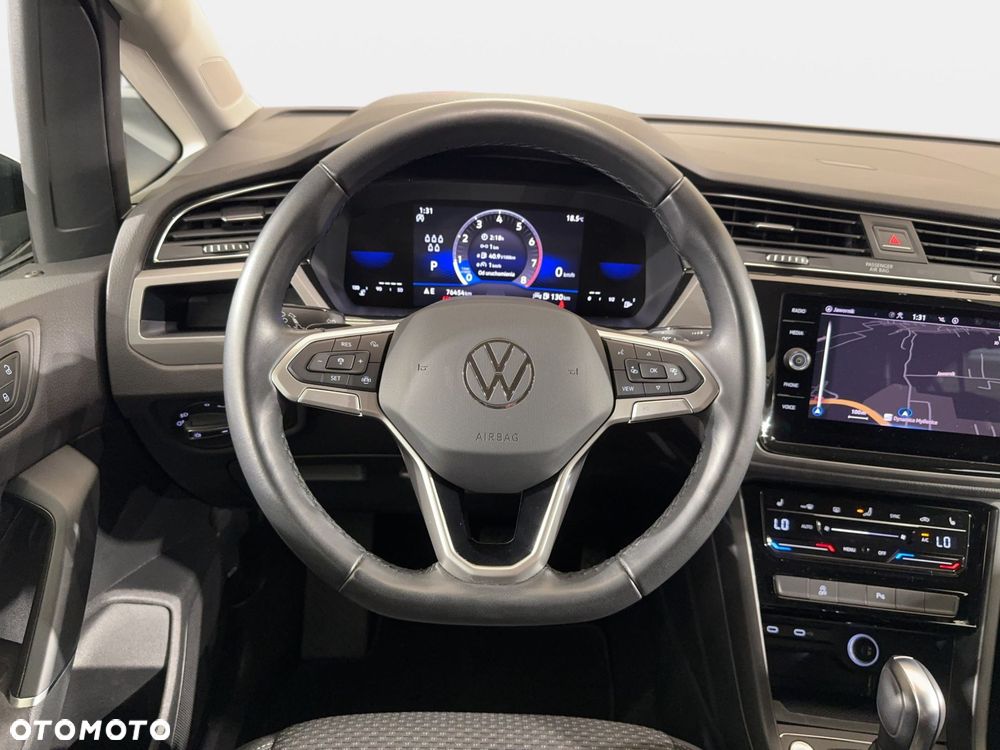 Volkswagen Touran - 23
