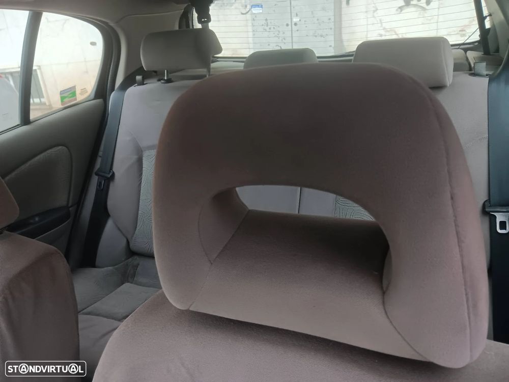Nissan Almera 1.5 Comfort AC - 2