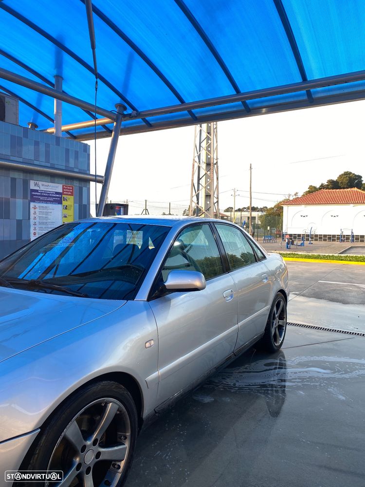 Audi A4 1.9 TDI Attraction - 2